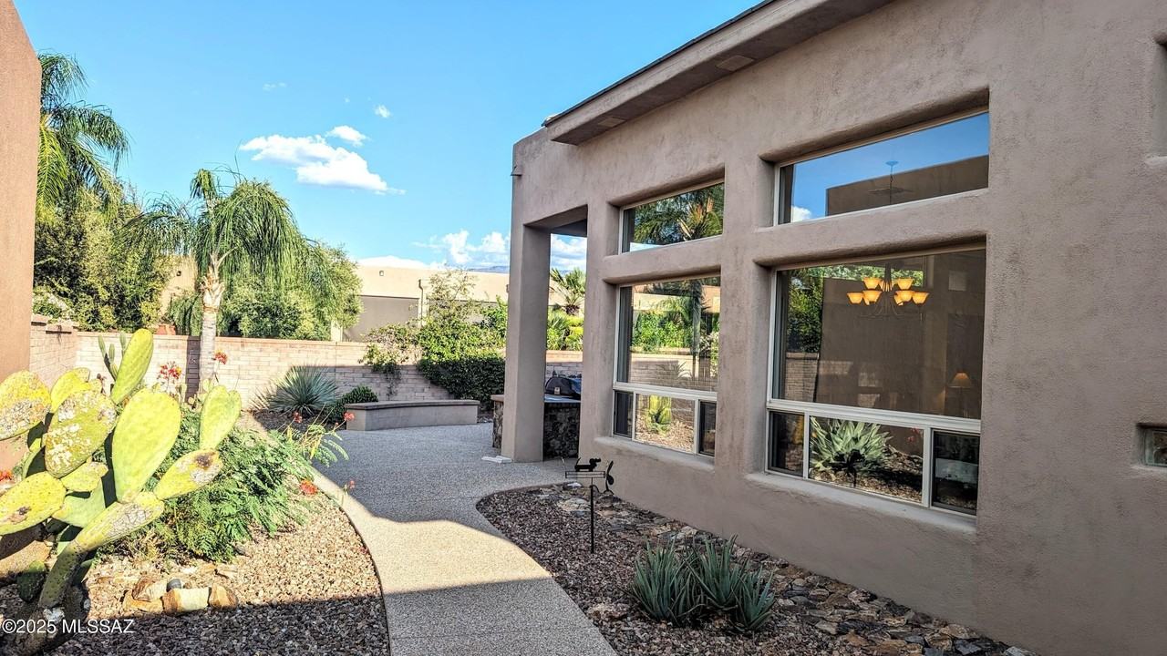 13816 N Topflite Dr - Photo 3 of 37