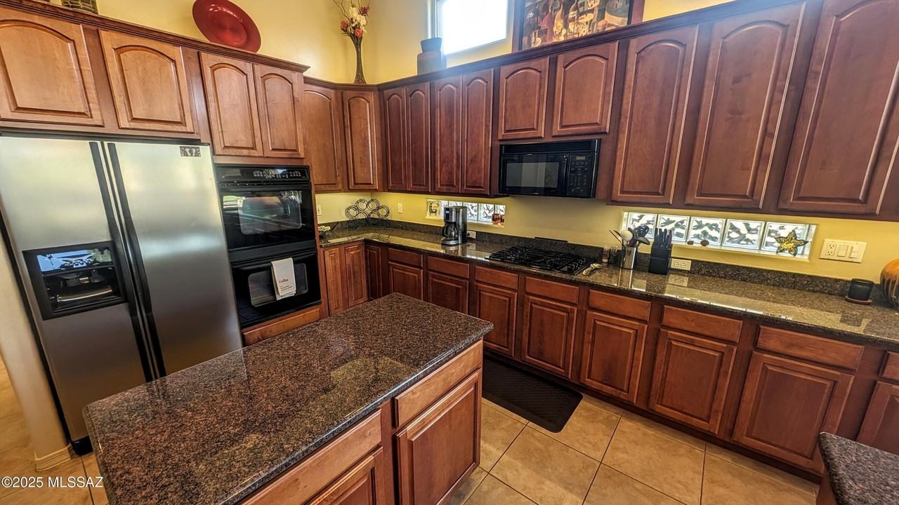 13816 N Topflite Dr - Photo 7 of 37