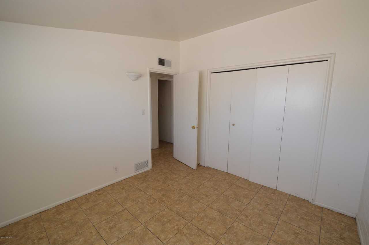 324 W Navajo Rd - Photo 5 of 7