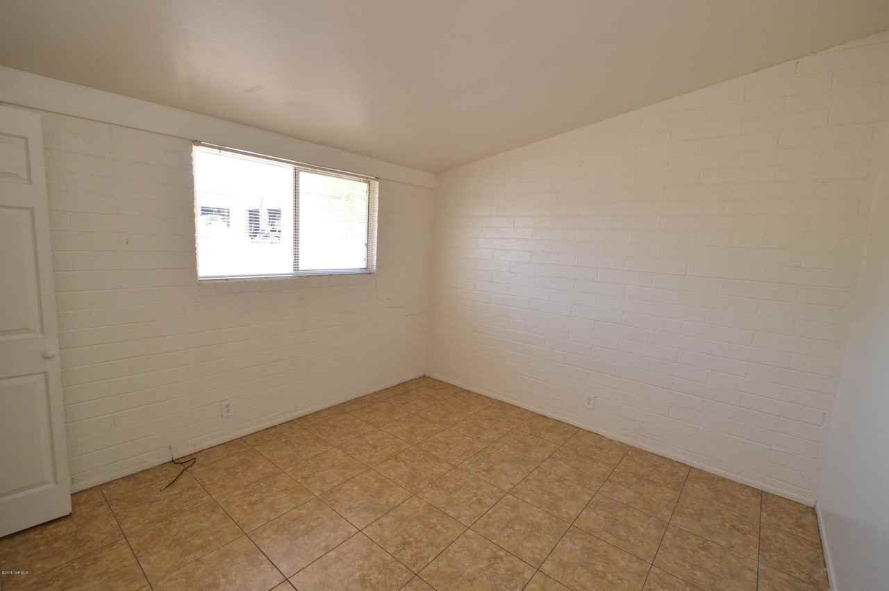 324 W Navajo Rd - Photo 6 of 7