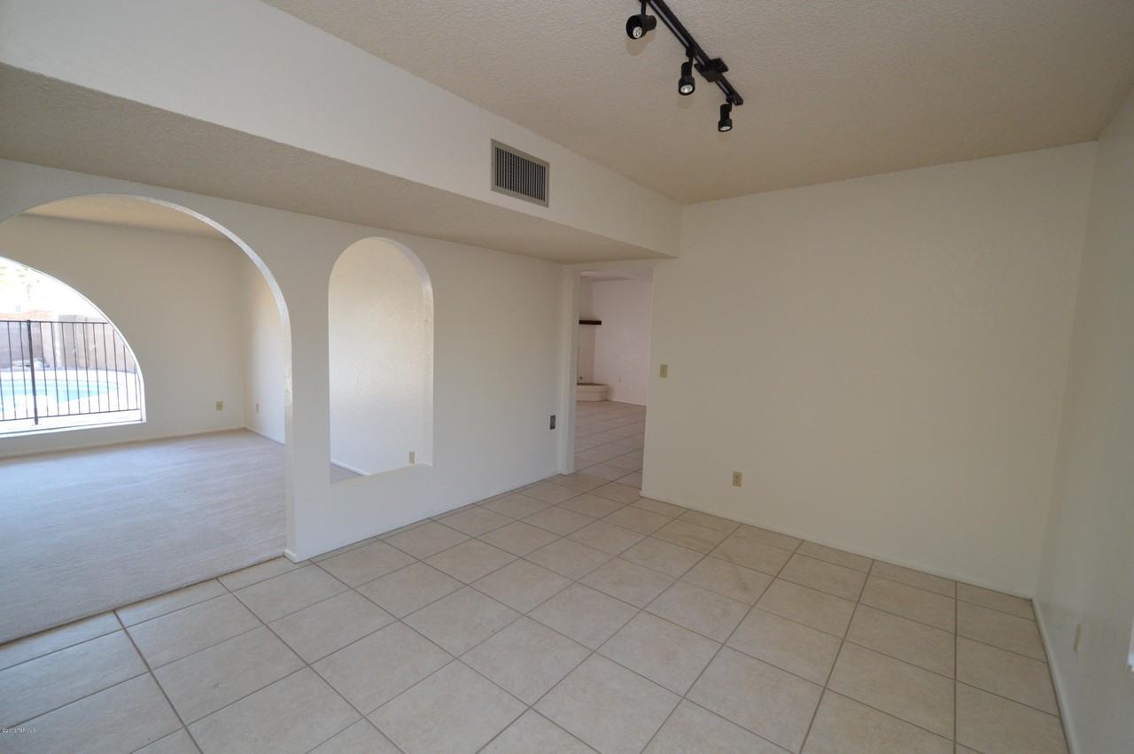 7722 E Knollwood Cir - Photo 2 of 22