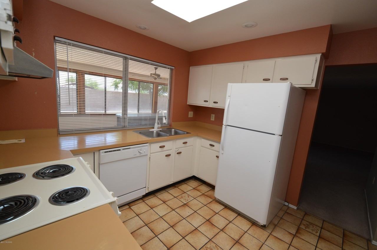 3381 W Blacksill Dr - Photo 3 of 11