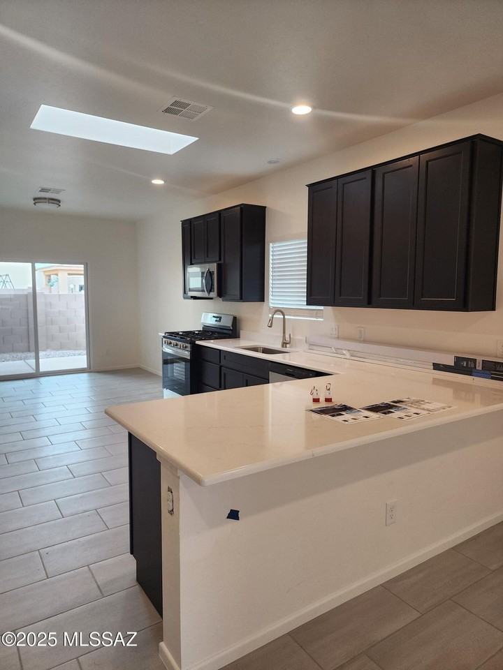 718 S Chase St - Photo 3 of 7