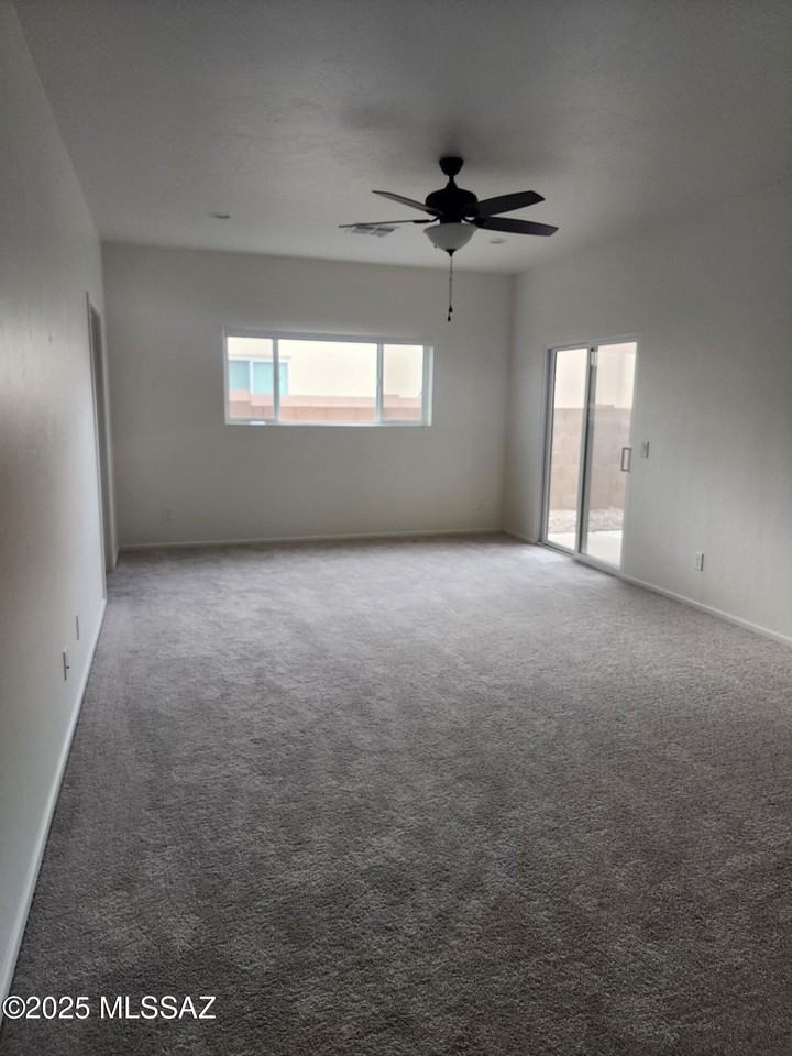 718 S Chase St - Photo 6 of 7