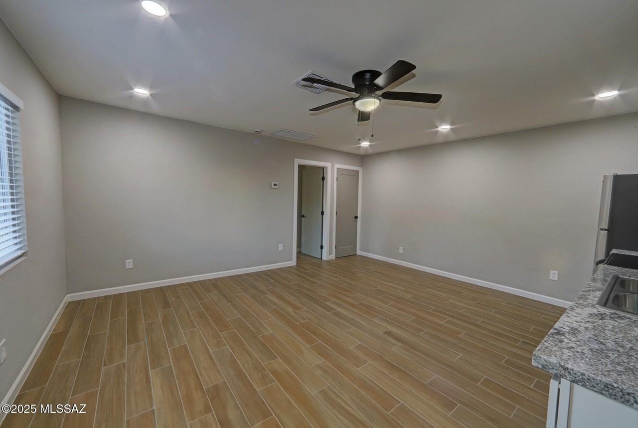 4733 E 18th St Unit B #B - Photo 2 of 23