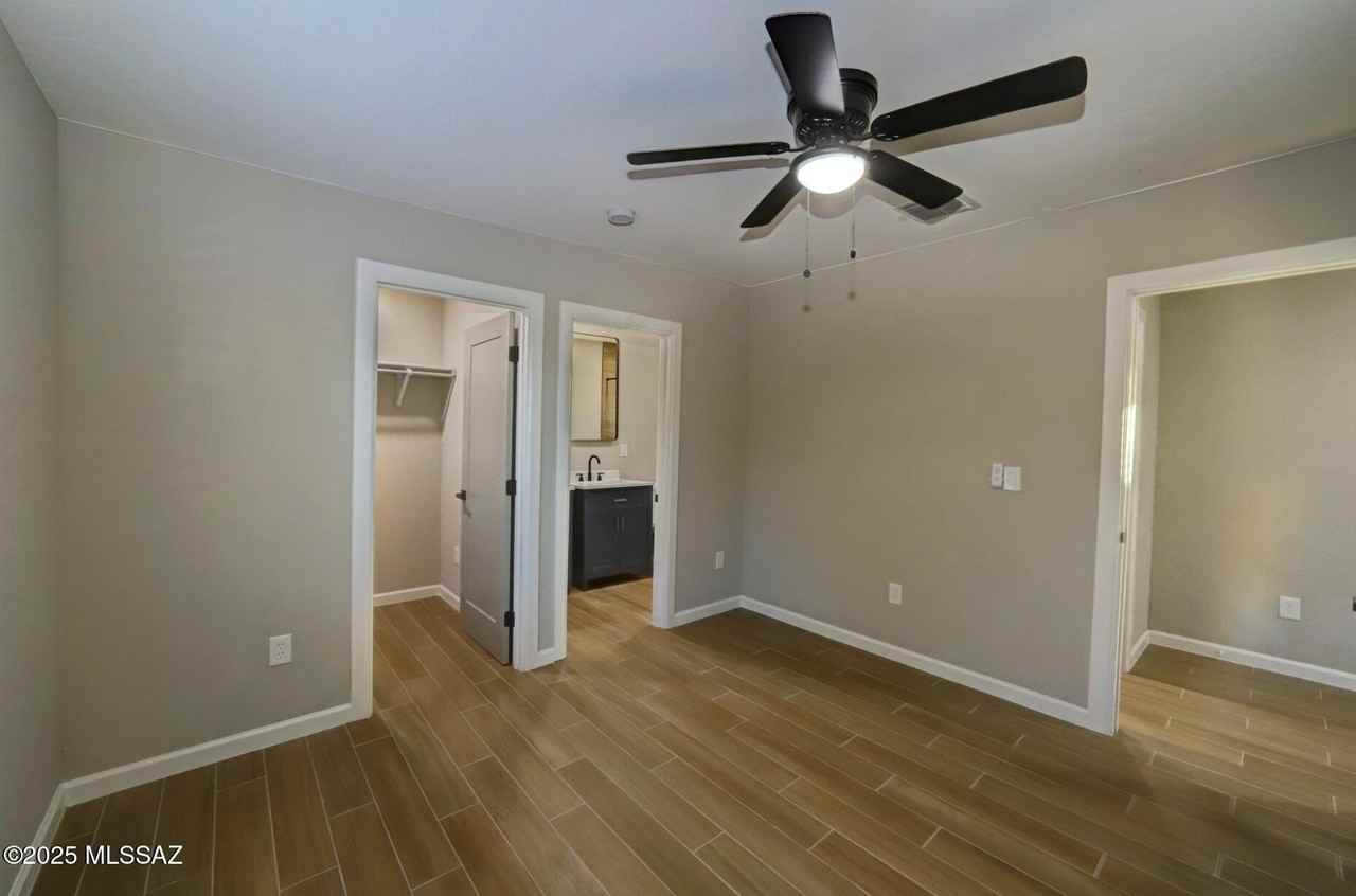 4733 E 18th St Unit B #B - Photo 3 of 23