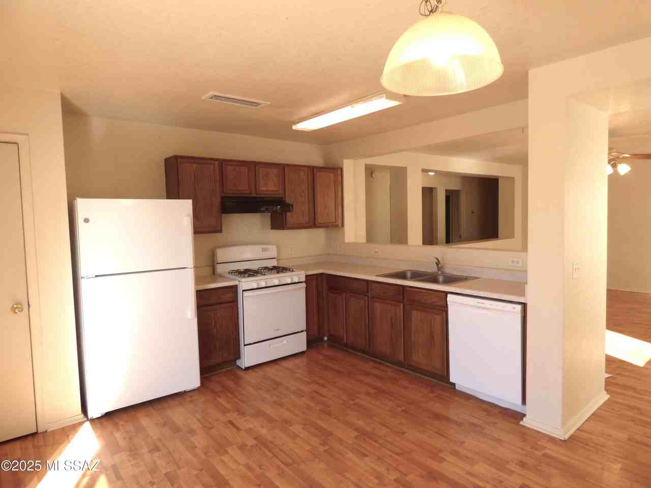 7392 S Messala Ct - Photo 7 of 29