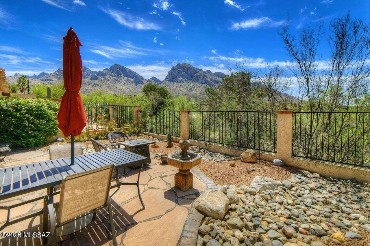 836 E Camino Diestro - Photo 3 of 46