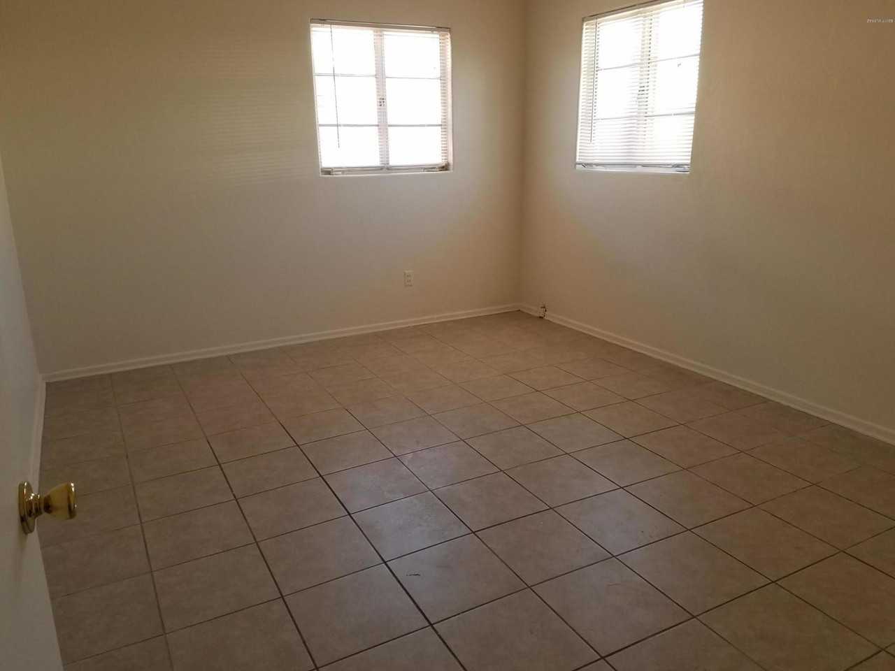 5454 E Bellevue St - Photo 4 of 8