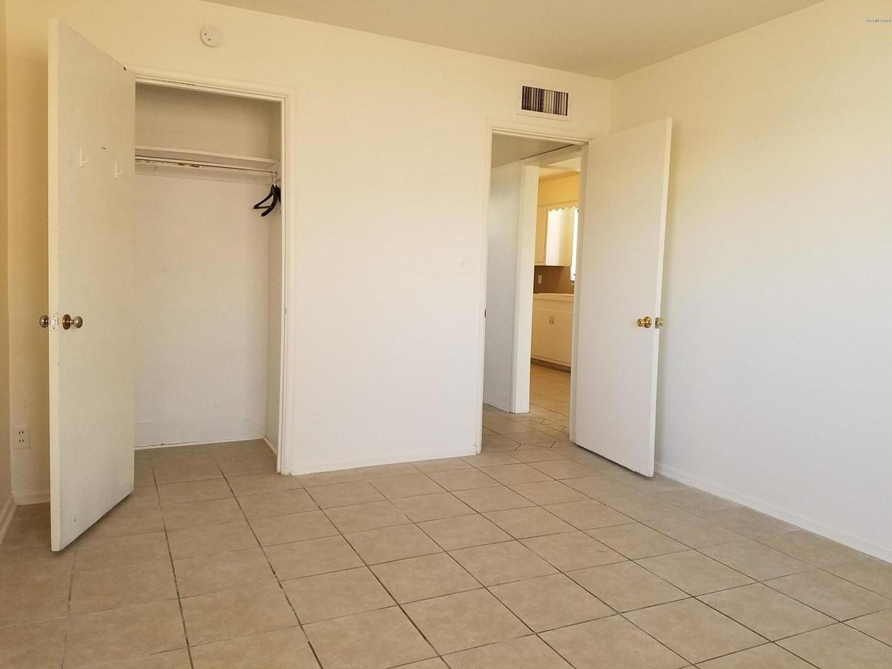 5454 E Bellevue St - Photo 5 of 8