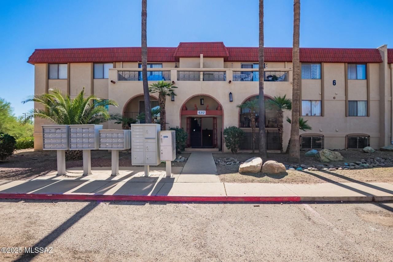 6312 N Barcelona Ln - Photo 2 of 29