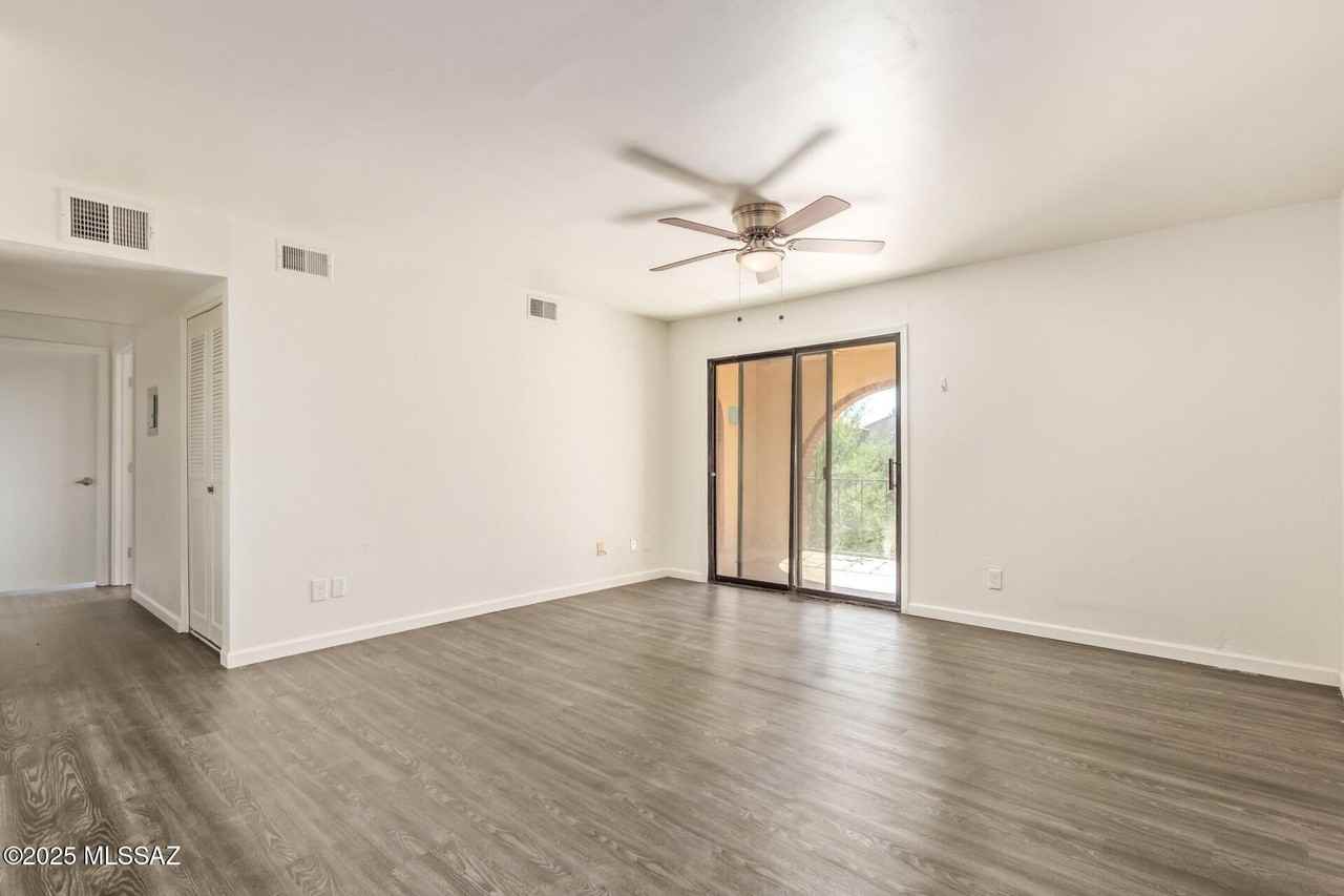 6312 N Barcelona Ln - Photo 5 of 29