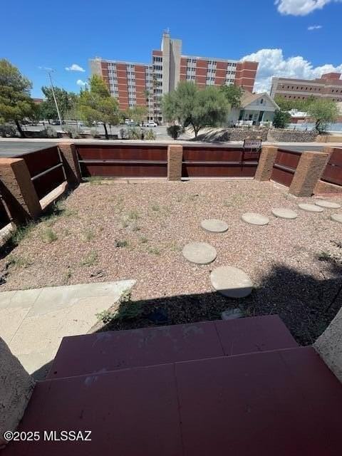 912 E 6th St - Photo 4 of 43