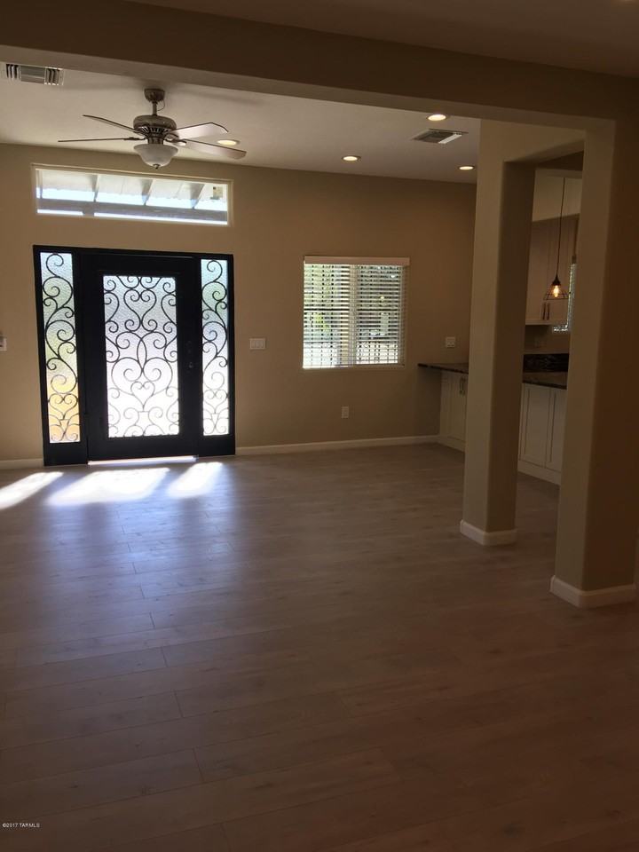 1745 E 10th St - Photo 3 of 22