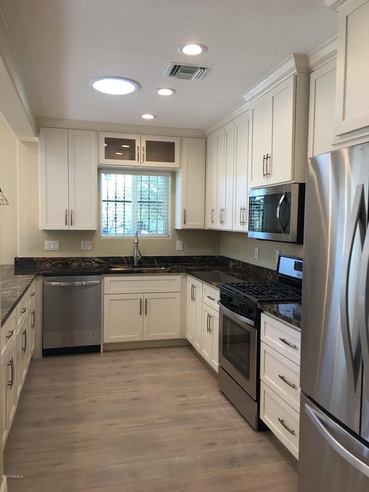 1745 E 10th St - Photo 7 of 22