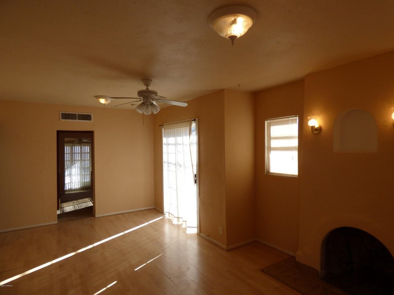 215 S Cherry Ave - Photo 4 of 13