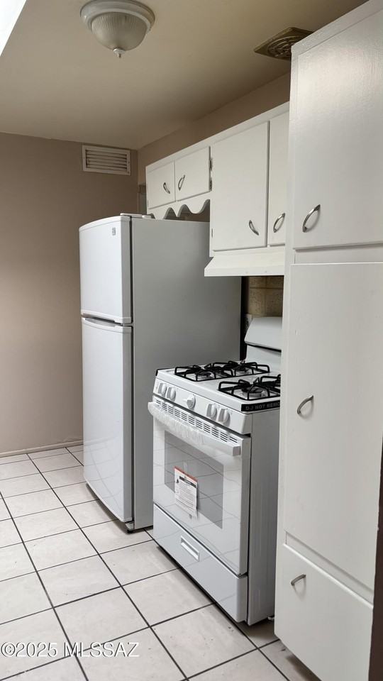 705 W Robles St - Photo 5 of 10