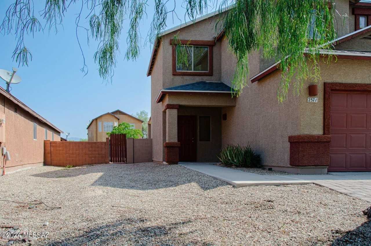 2371 E Calle Lena Verde - Photo 4 of 37