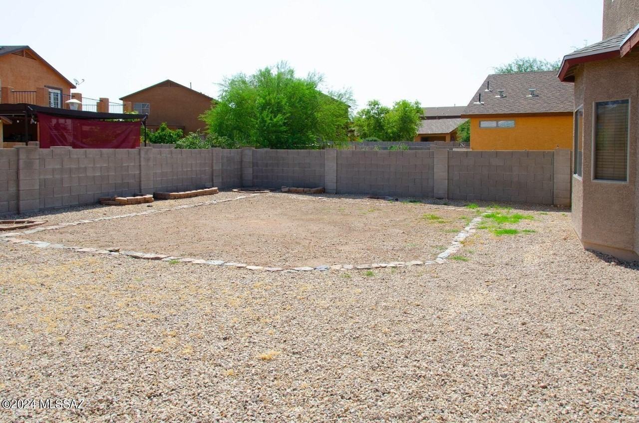 2371 E Calle Lena Verde - Photo 5 of 37