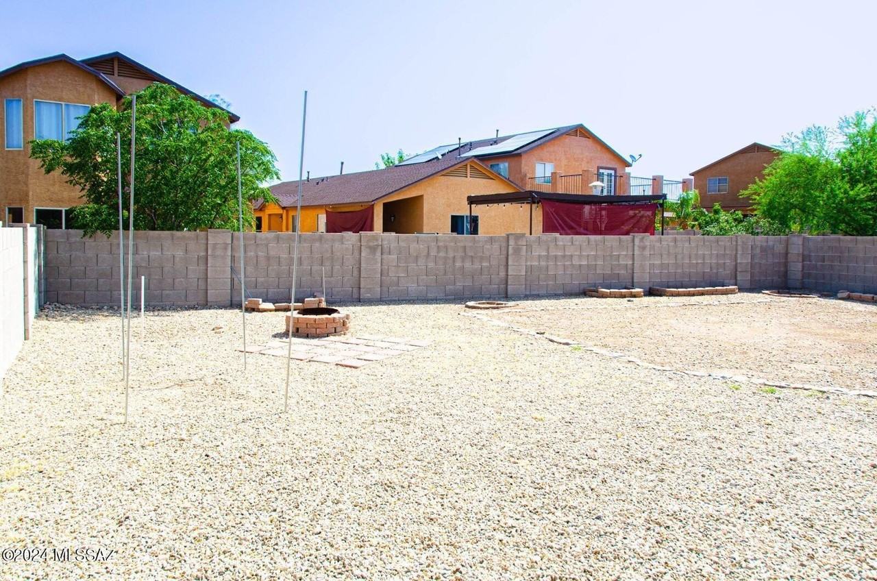 2371 E Calle Lena Verde - Photo 6 of 37