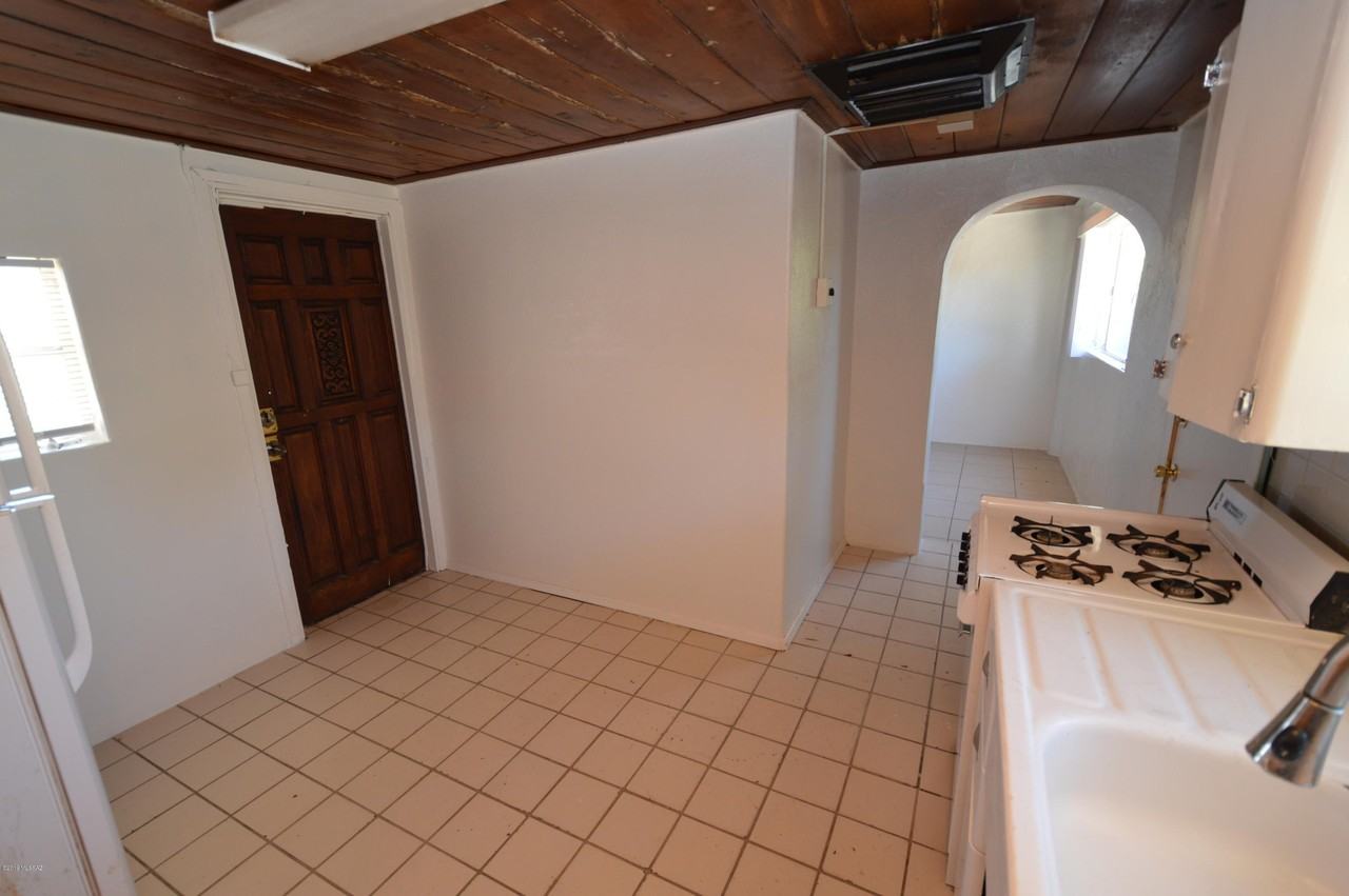 310 E Mohave Rd Unit 2 #2 - Photo 3 of 9