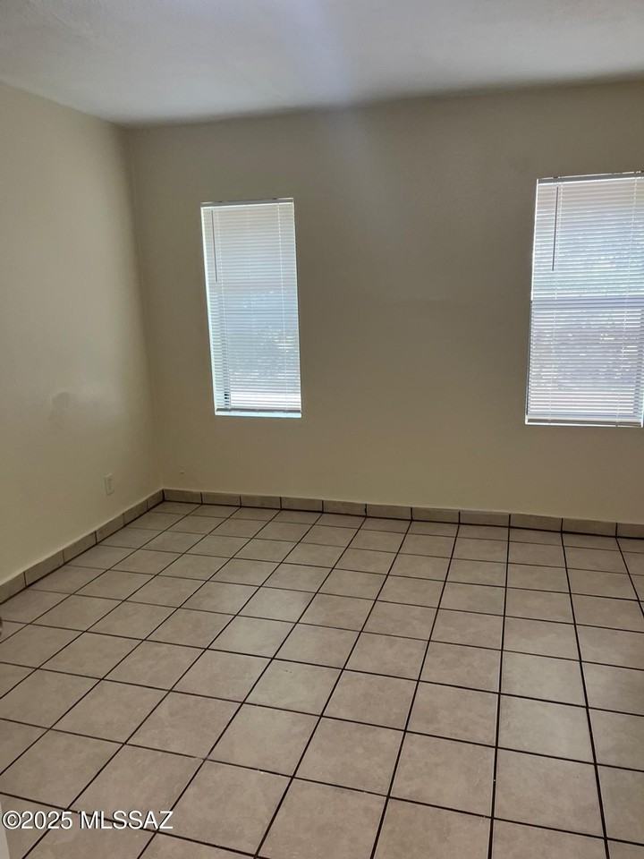 345 E Teton Rd #2 - Photo 3 of 17