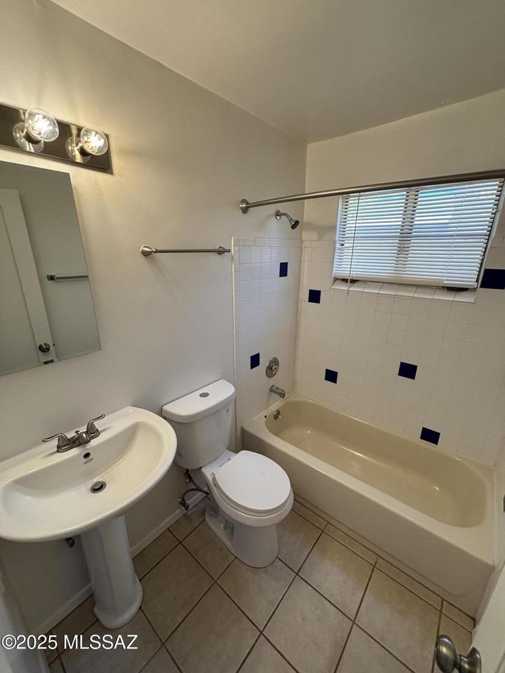 3001 E La Madera Dr Unit 3011 #3011 - Photo 7 of 12