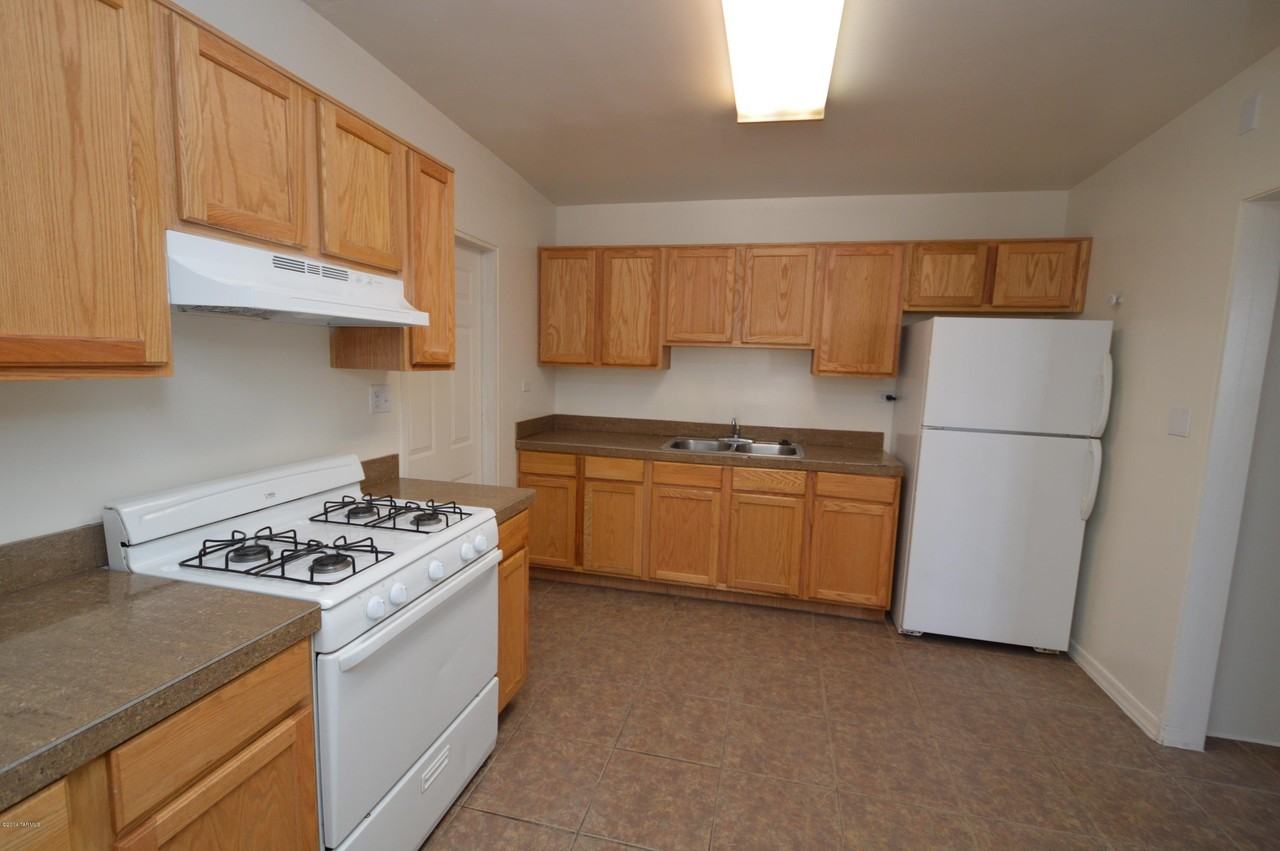 2920 E Beverly Dr - Photo 5 of 12