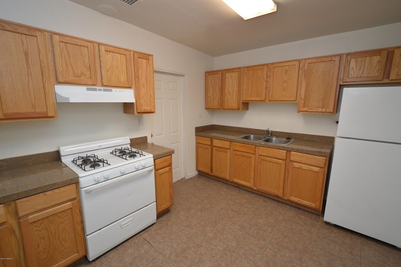 2920 E Beverly Dr - Photo 6 of 12