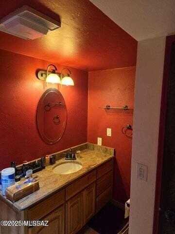 734 S Hermosa Dr - Photo 4 of 16