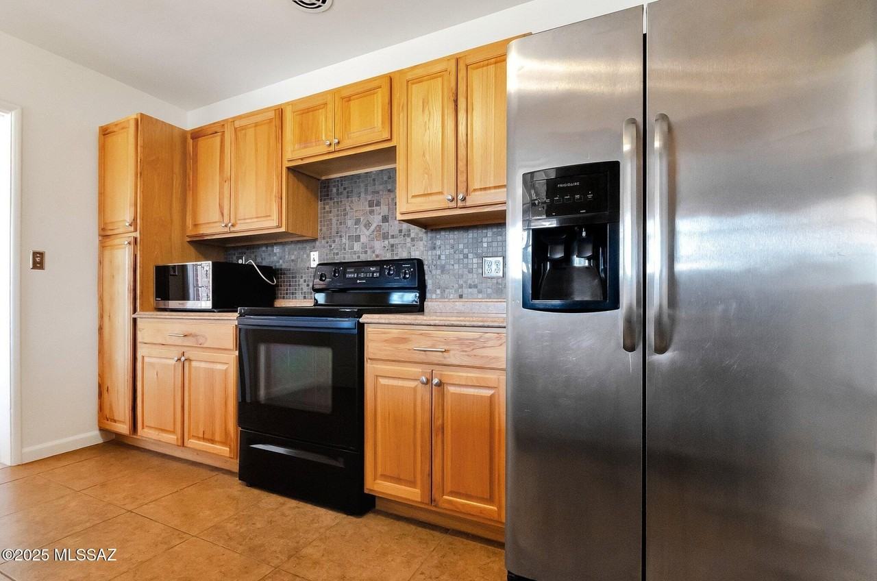 830 E Copper St - Photo 2 of 15