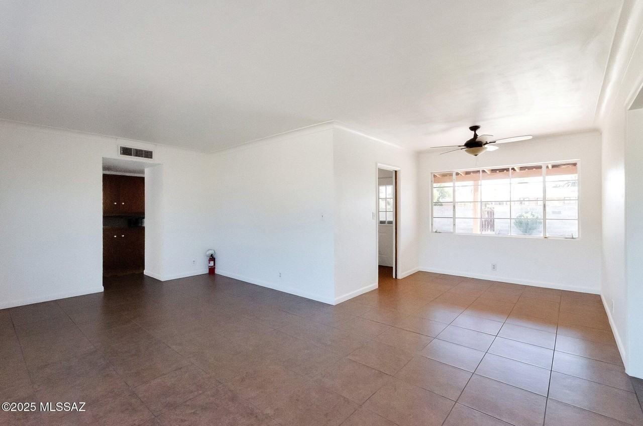 830 E Copper St - Photo 3 of 15