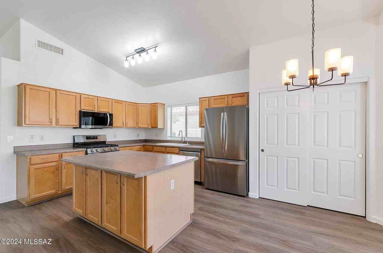 2052 W Arizona Rose Dr - Photo 6 of 14