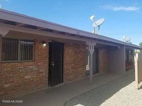 417 E Delano St - Photo 1 of 1