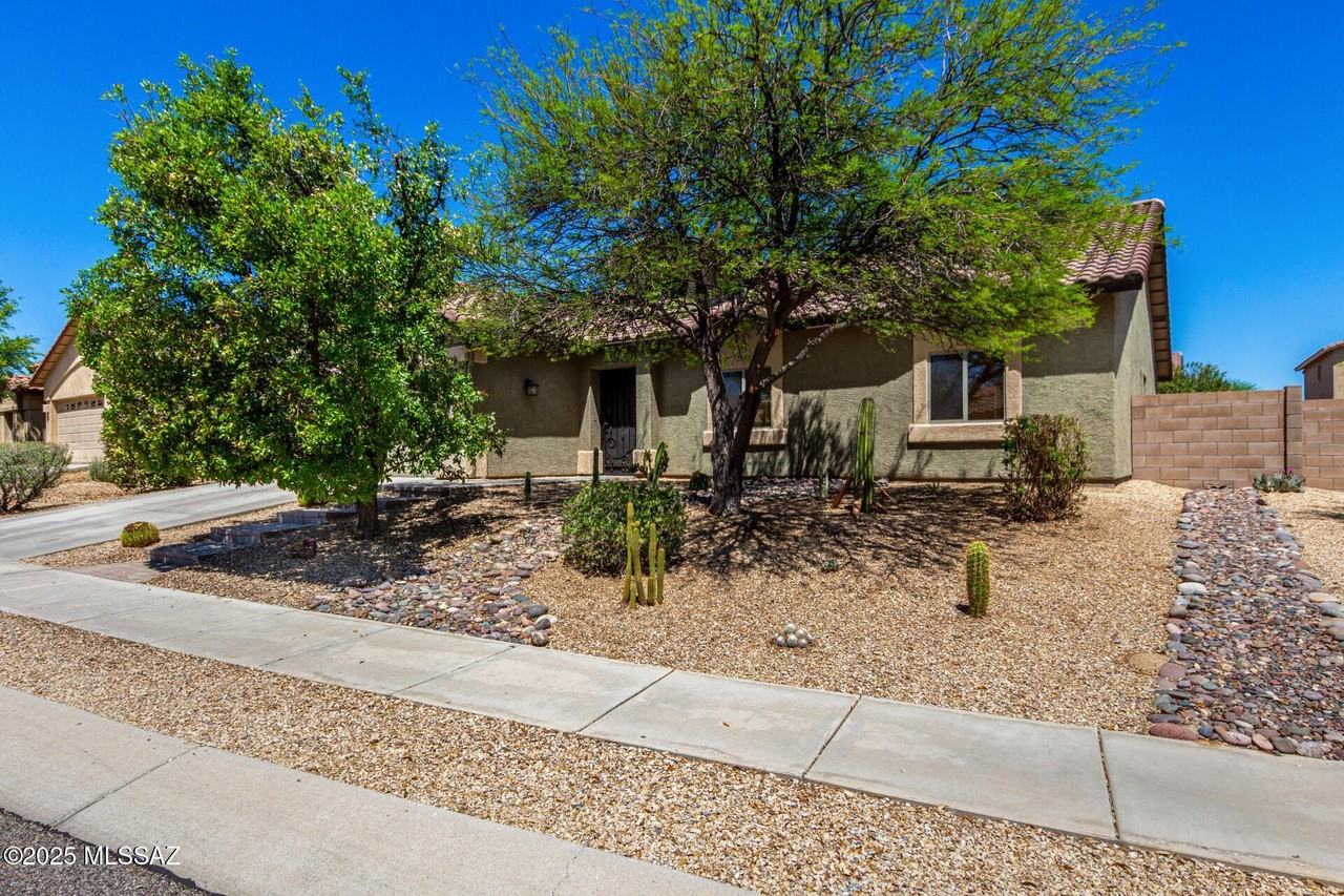 3591 E Northern Dancer Rd - Photo 5 of 37