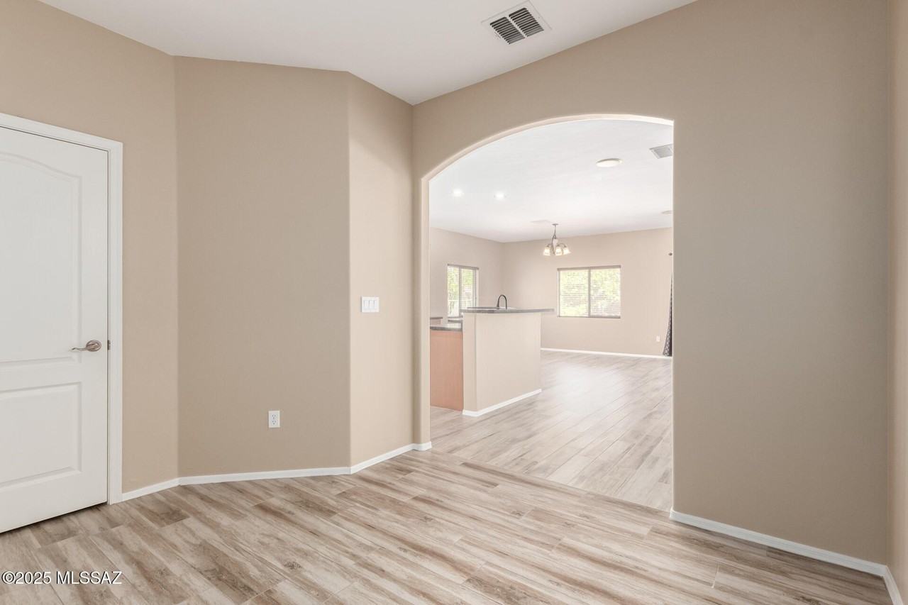 3591 E Northern Dancer Rd - Photo 6 of 37