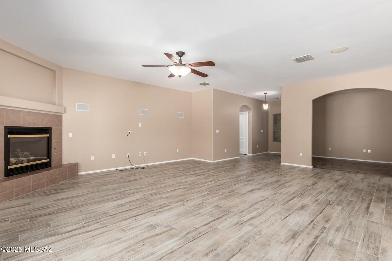 3591 E Northern Dancer Rd - Photo 7 of 37