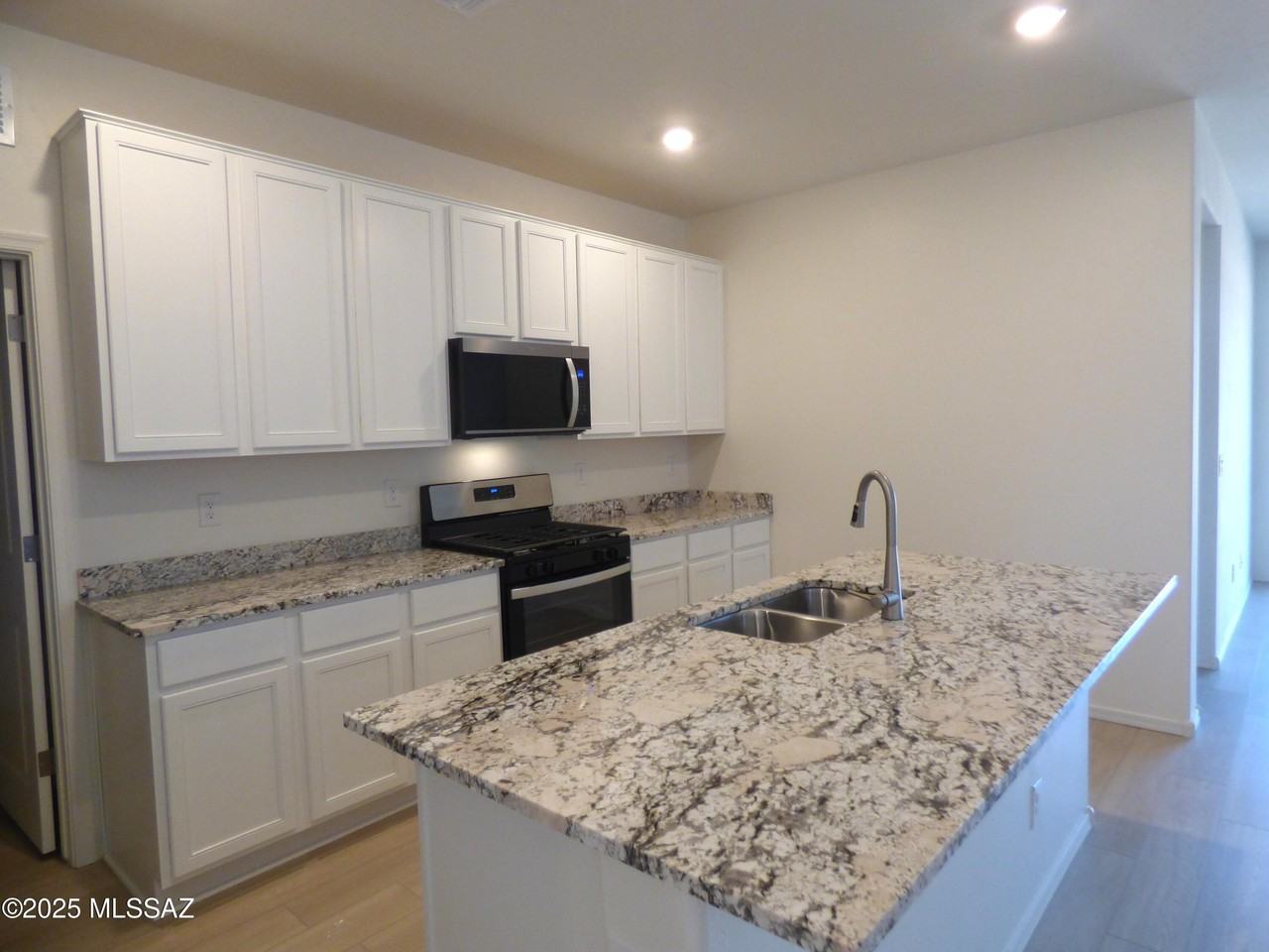 5864 W Pinto Loop - Photo 7 of 29