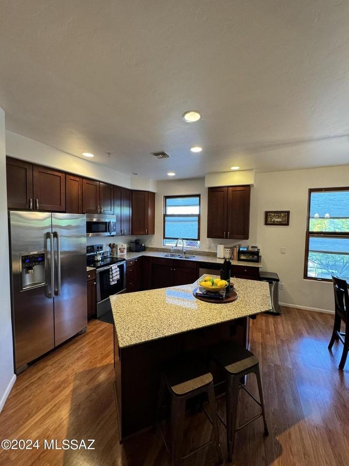 2423 E Autumn Flower Dr - Photo 2 of 24