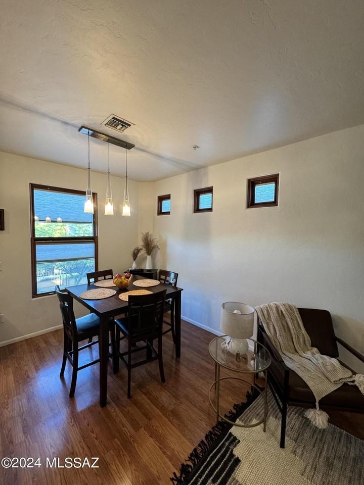 2423 E Autumn Flower Dr - Photo 3 of 24