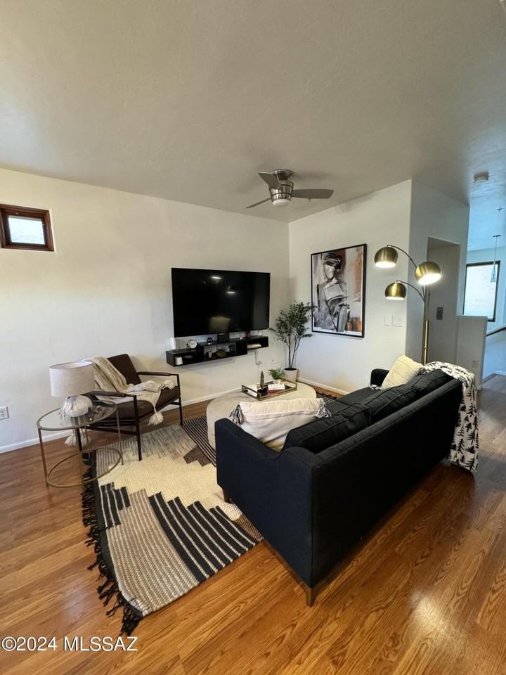 2423 E Autumn Flower Dr - Photo 4 of 24