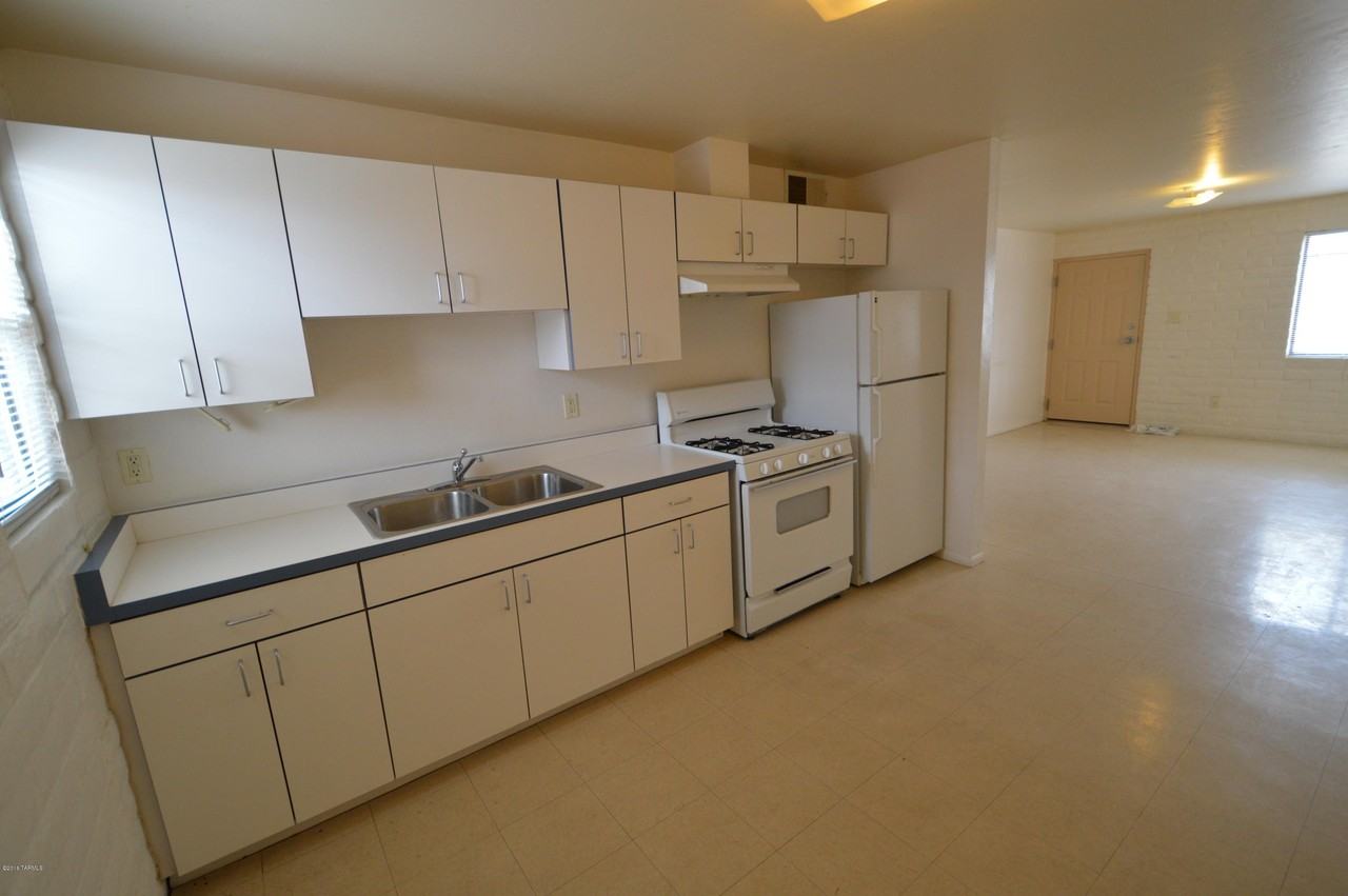 2147 N Isabel Blvd Unit 4 #4 - Photo 2 of 8