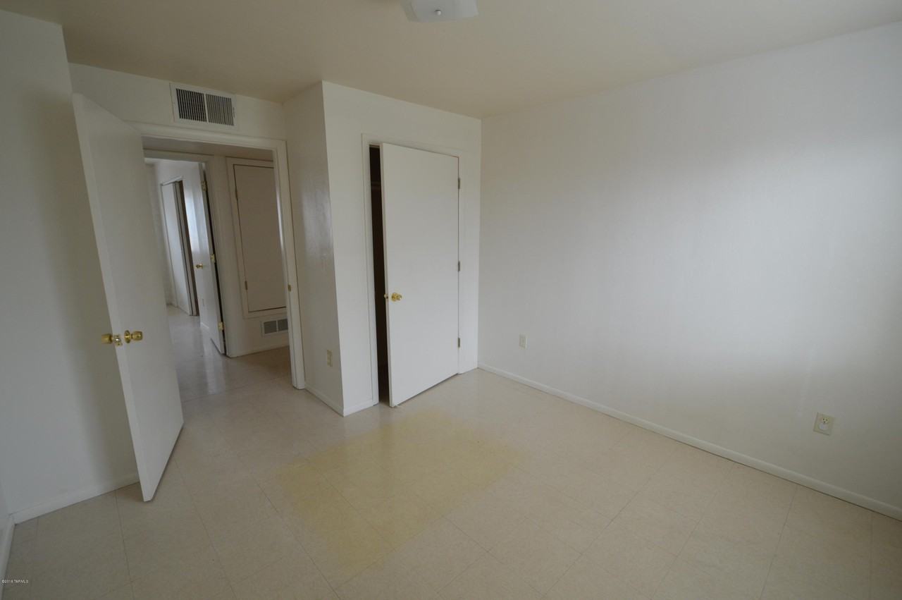 2147 N Isabel Blvd Unit 4 #4 - Photo 4 of 8