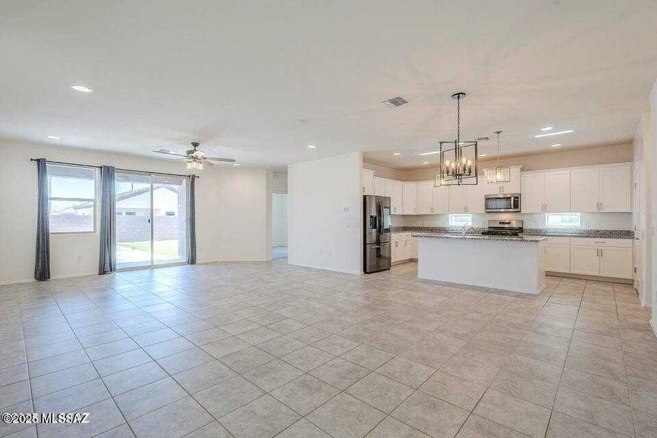 11267 S Weismann Dr - Photo 6 of 42