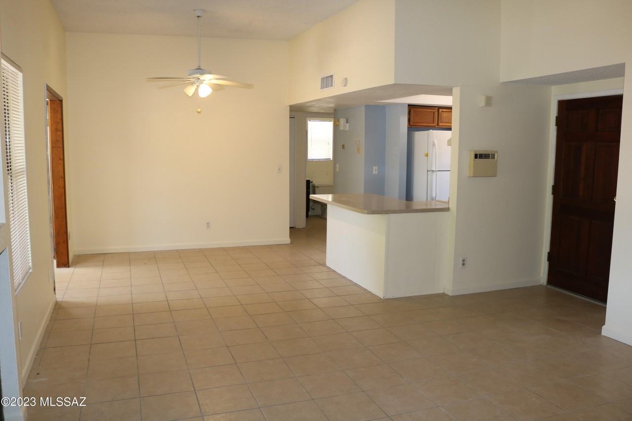 4229 W Pyracantha Dr - Photo 6 of 18