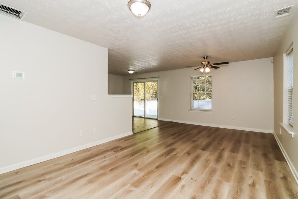 124 Silver Fox Trl - Photo 6 of 17