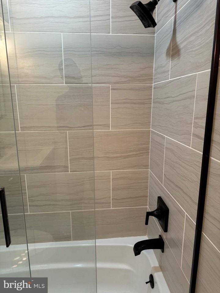 1625 1st St Ne - Photo 5 of 12