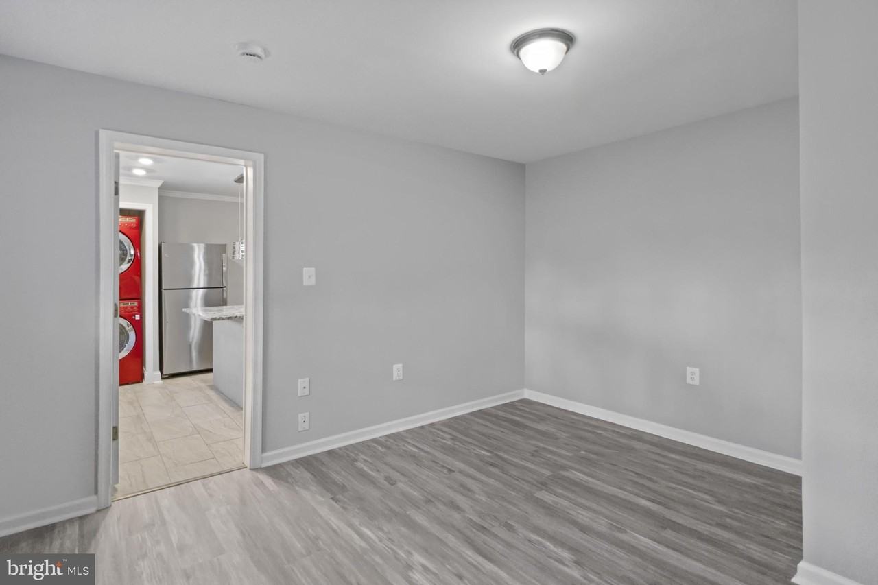 1838 E Pratt St Apt 1 #1 - Photo 7 of 12