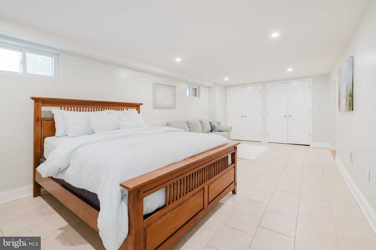 34 Burke Ave - Photo 6 of 11