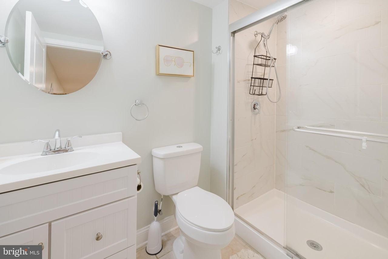 34 Burke Ave - Photo 7 of 11